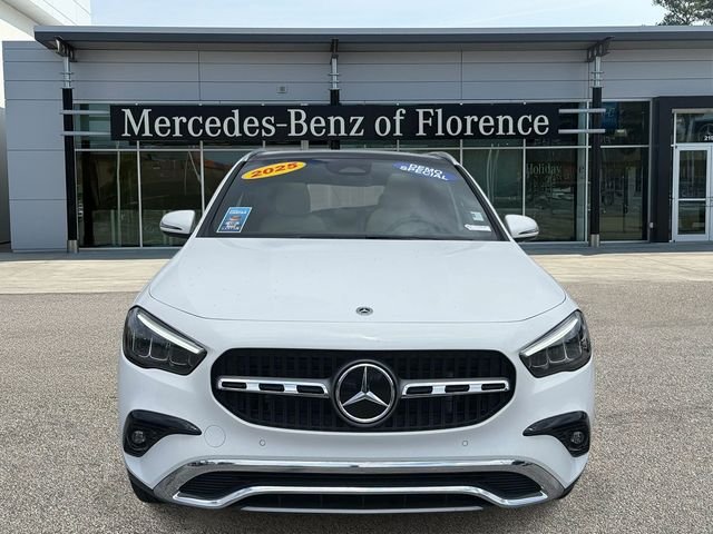 Used 2025  Mercedes-Benz GLA 250 image 2