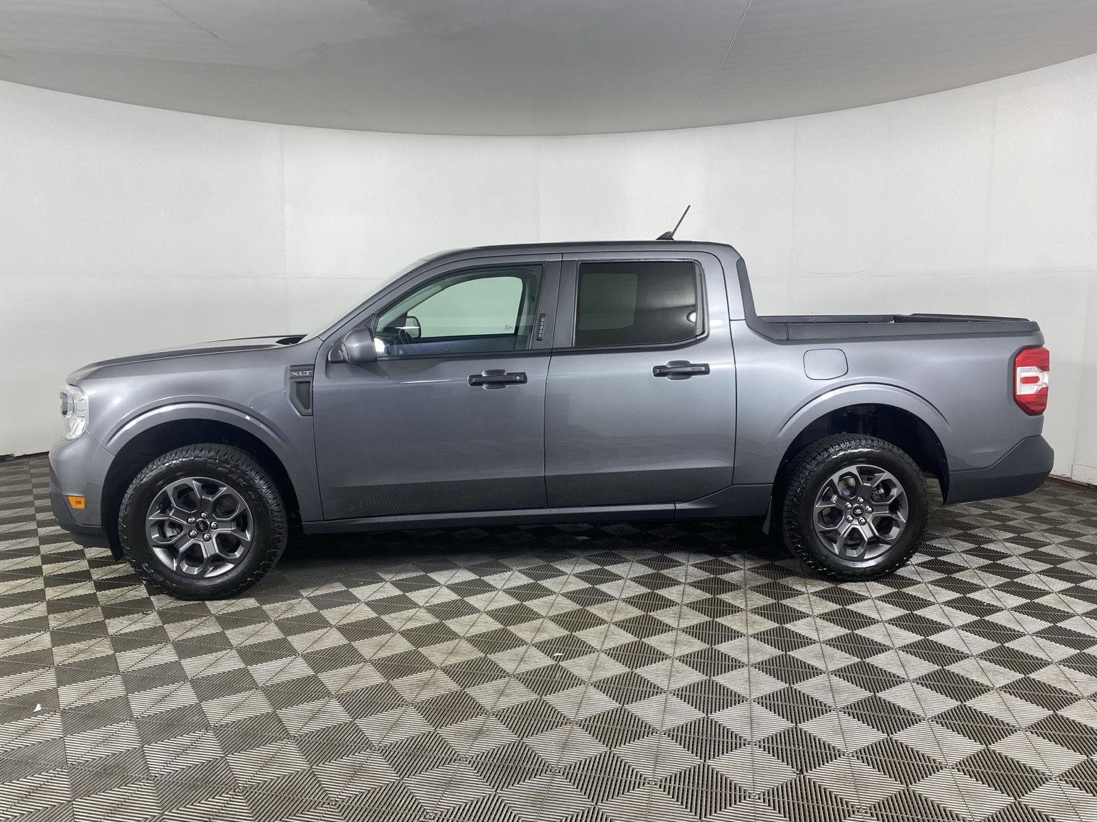 Used 2022 Carbonized Gray Ford XLT image 4