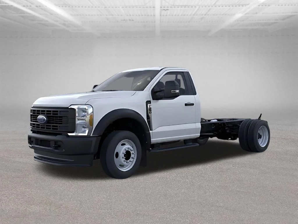 New 2026 Oxford White Ford F-550® XL image 2