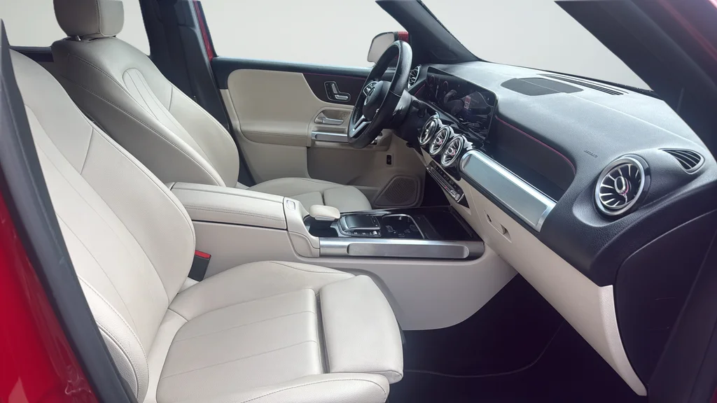 Used 2021 Red Mercedes-Benz GLB 250 image 19