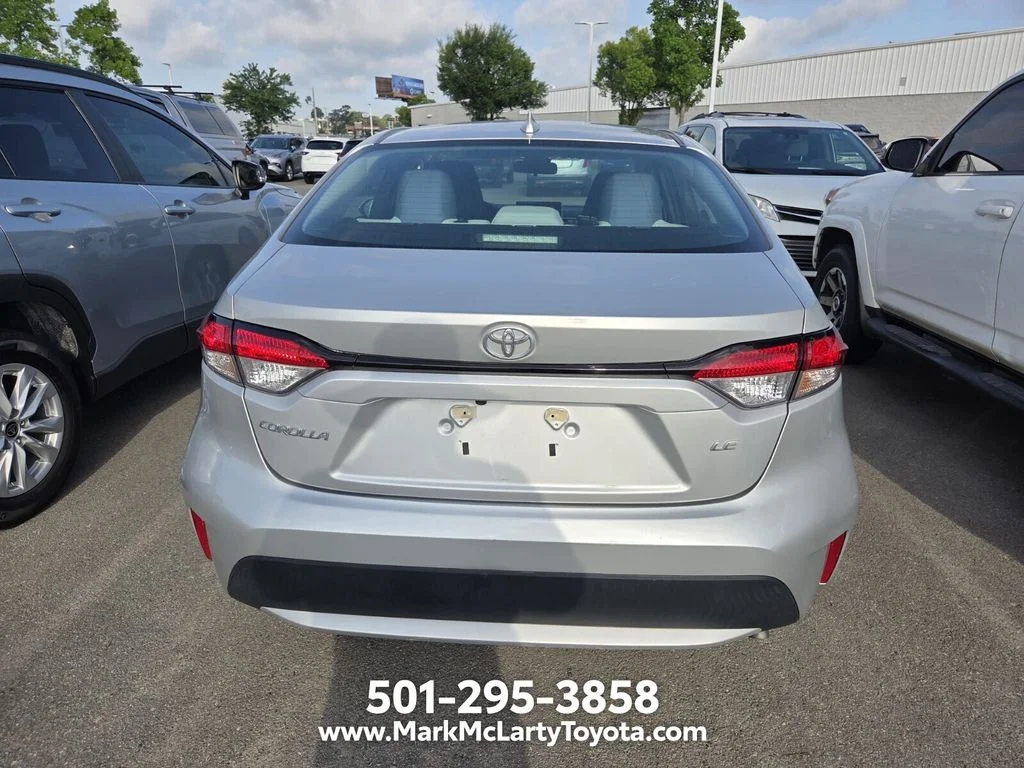 Used 2020 Silver Toyota LE image 9