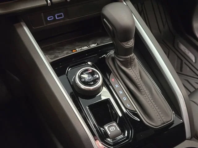 Used 2025 Black Chevrolet Trail Boss image 24