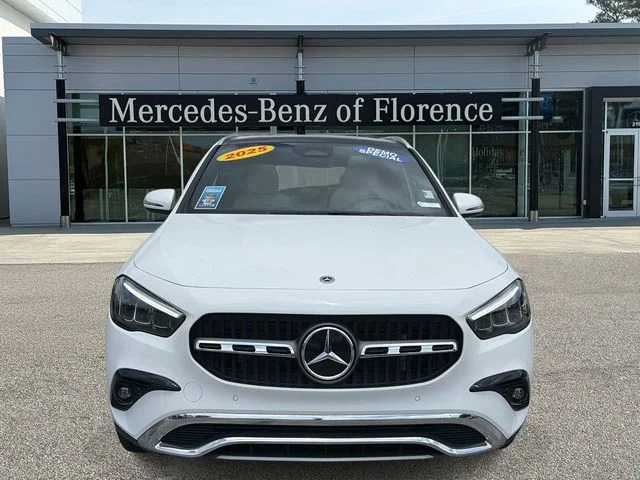 Used 2025  Mercedes-Benz GLA 250 image 2