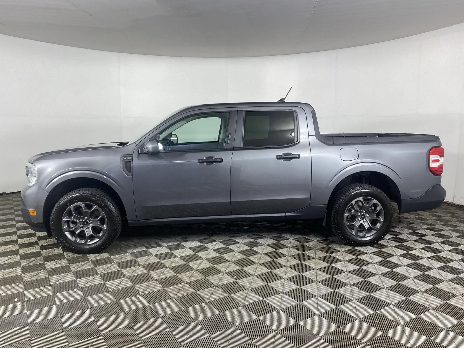 Used 2022 Carbonized Gray Ford XLT image 4