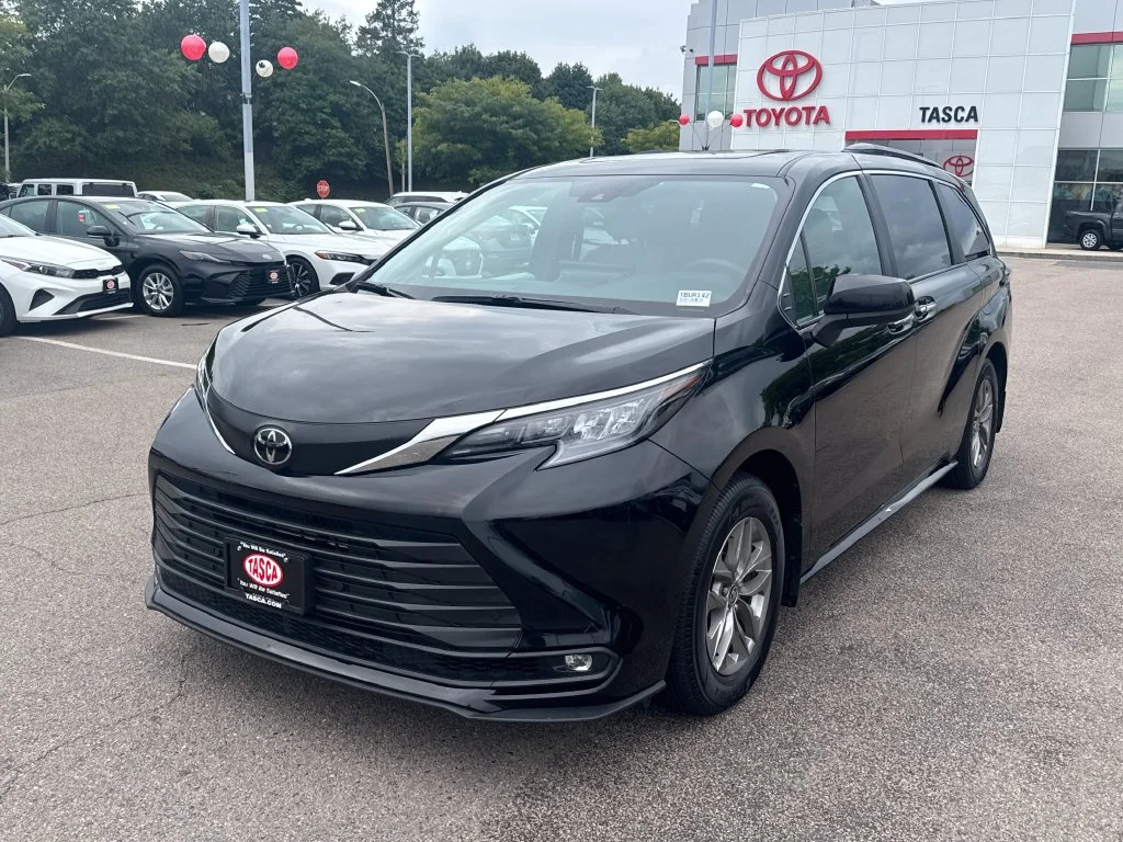 Used 2026 Black Toyota XLE image 3