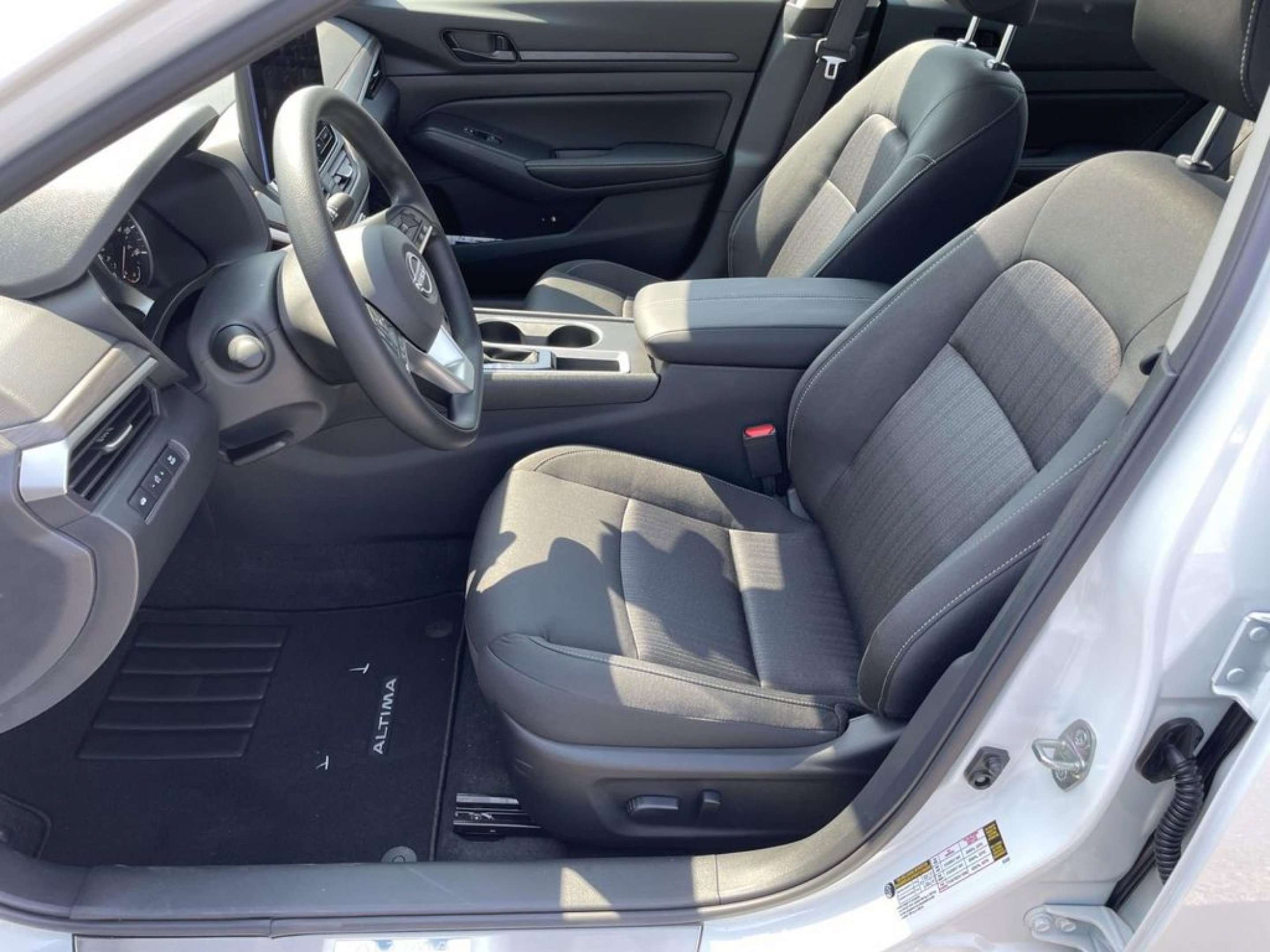 New 2026 Pearl White TriCoat Nissan 2.5 SV image 32