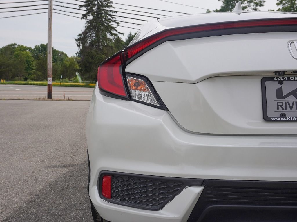 Used 2019  Honda Touring image 13