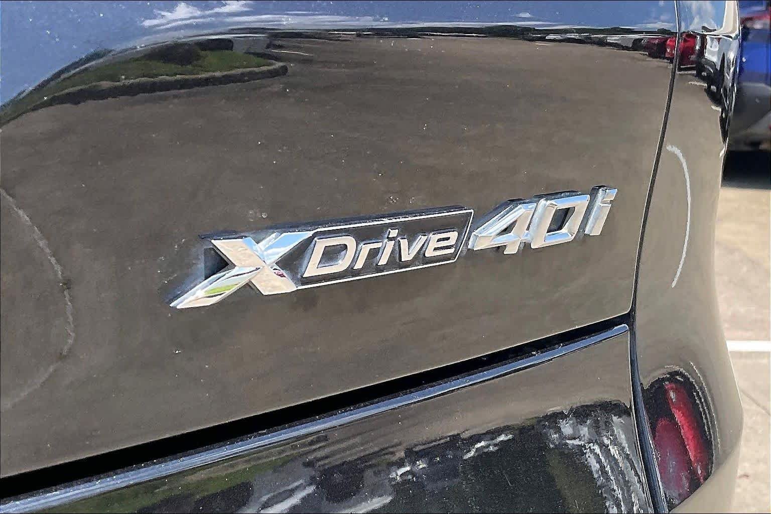 Used 2019 Black Sapphire Metallic BMW xDrive40i image 9