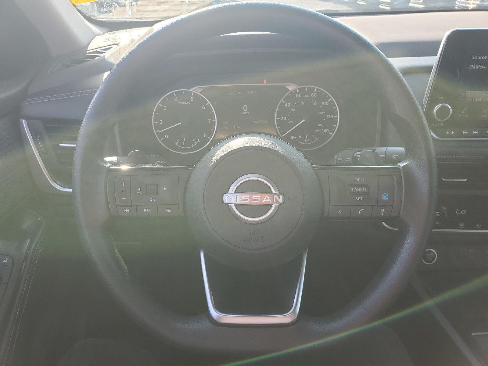 Used 2023 Pearl White Tricoat Nissan SV image 9