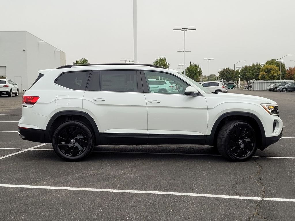 New 2026 White/off-white Volkswagen 2.0T SE w/Technology image 4