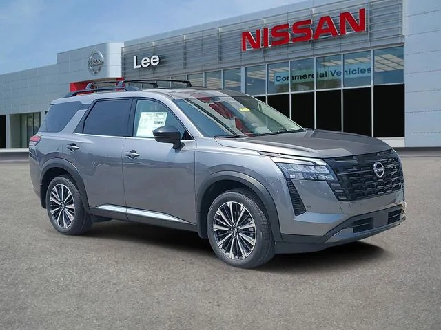 2026 Nissan Pathfinder Platinum 2WD's photo