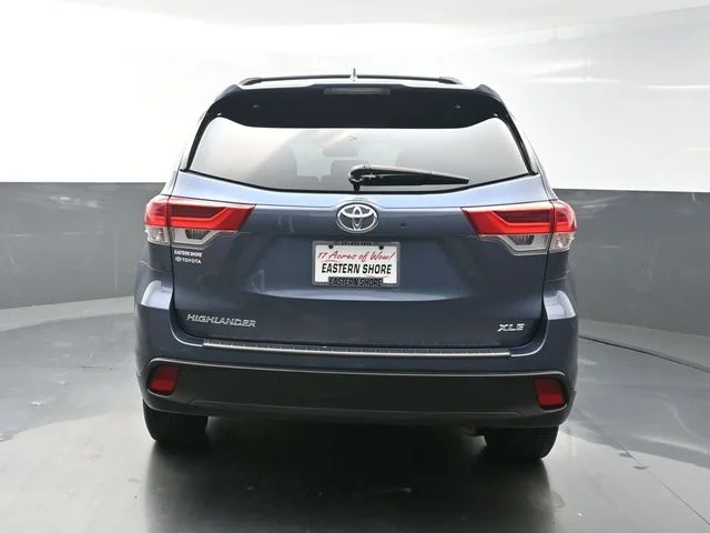 Used 2019 Blue Toyota XLE image 6