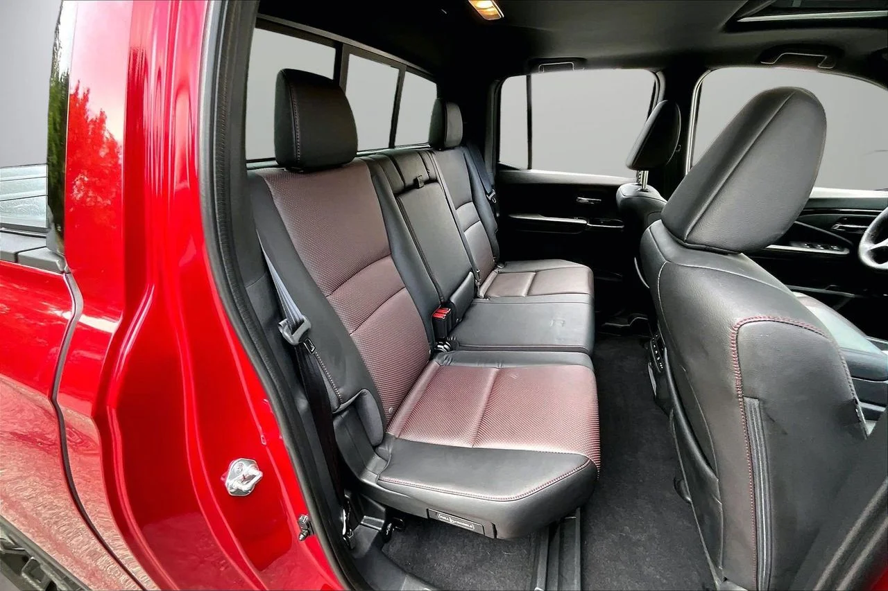 Used 2025  Honda Black Edition image 24
