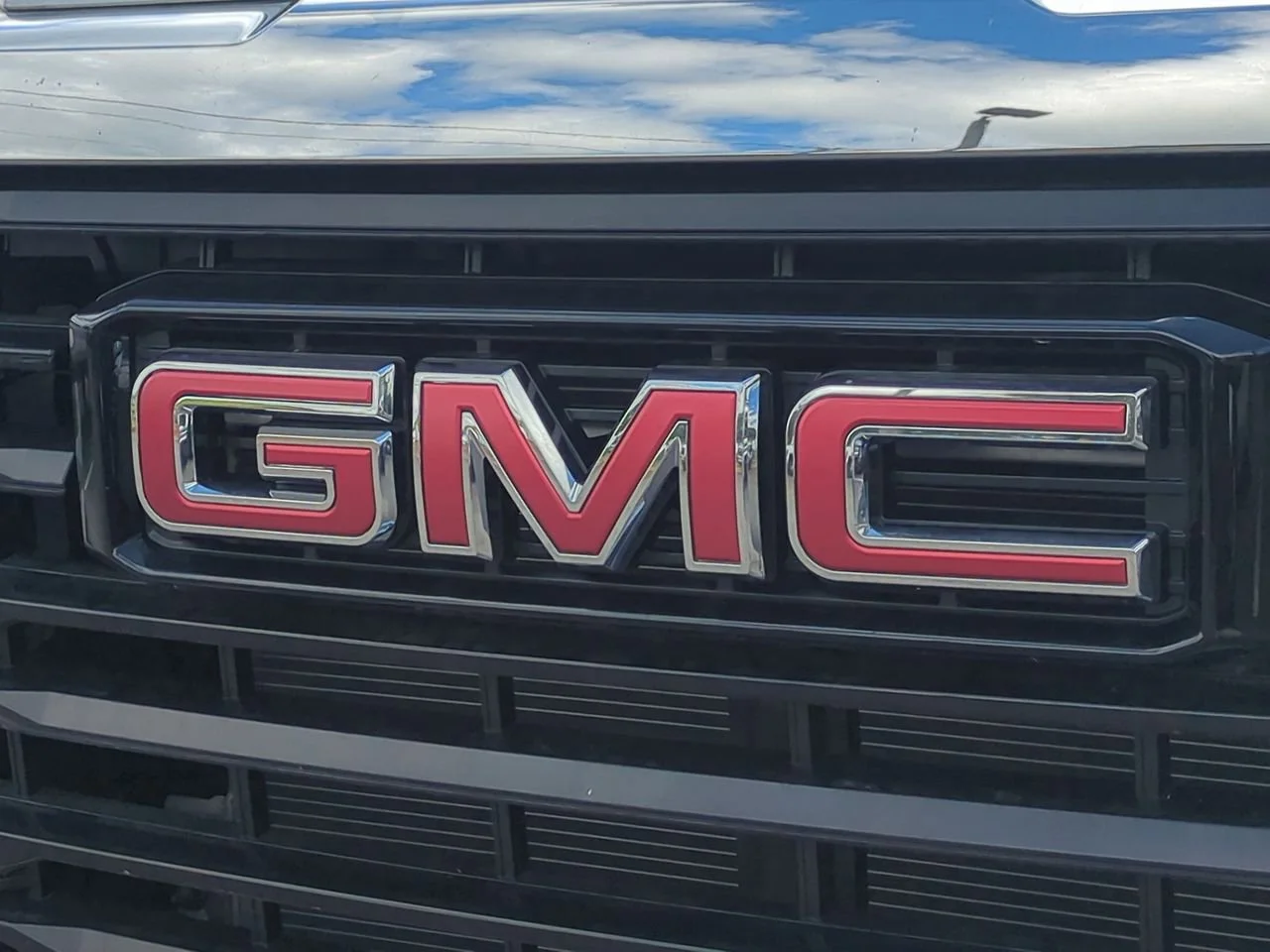 New 2025 Summit White GMC Pro image 29