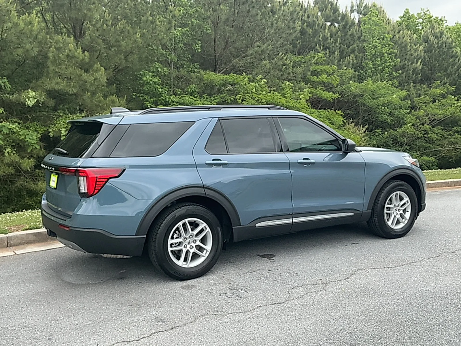 Used 2025 Vapor Blue Metallic Ford Active image 2