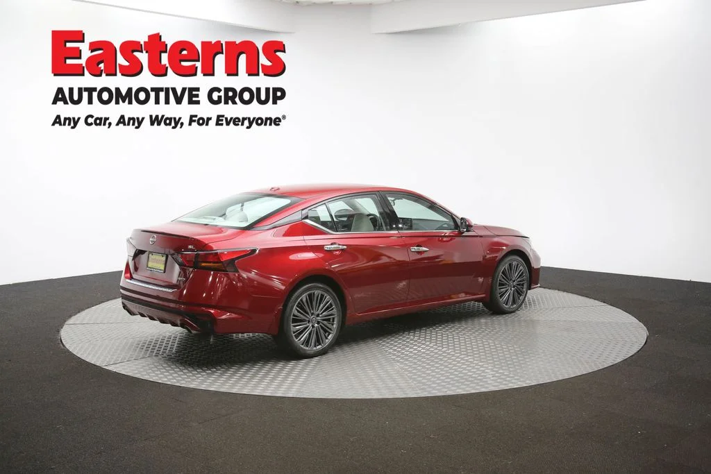 Used 2023 Red Nissan 2.5 SL image 41