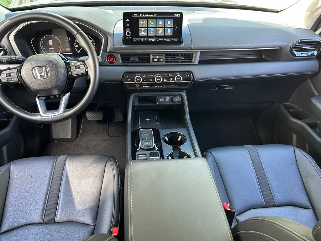 Used 2024  Honda EX-L image 10
