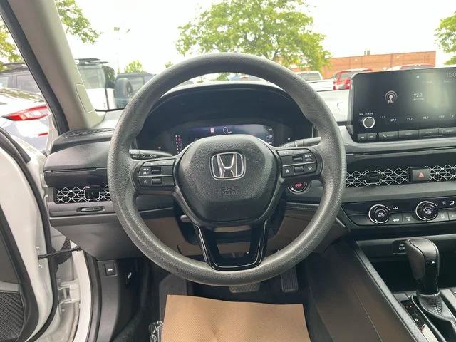 Used 2025  Honda LX image 13