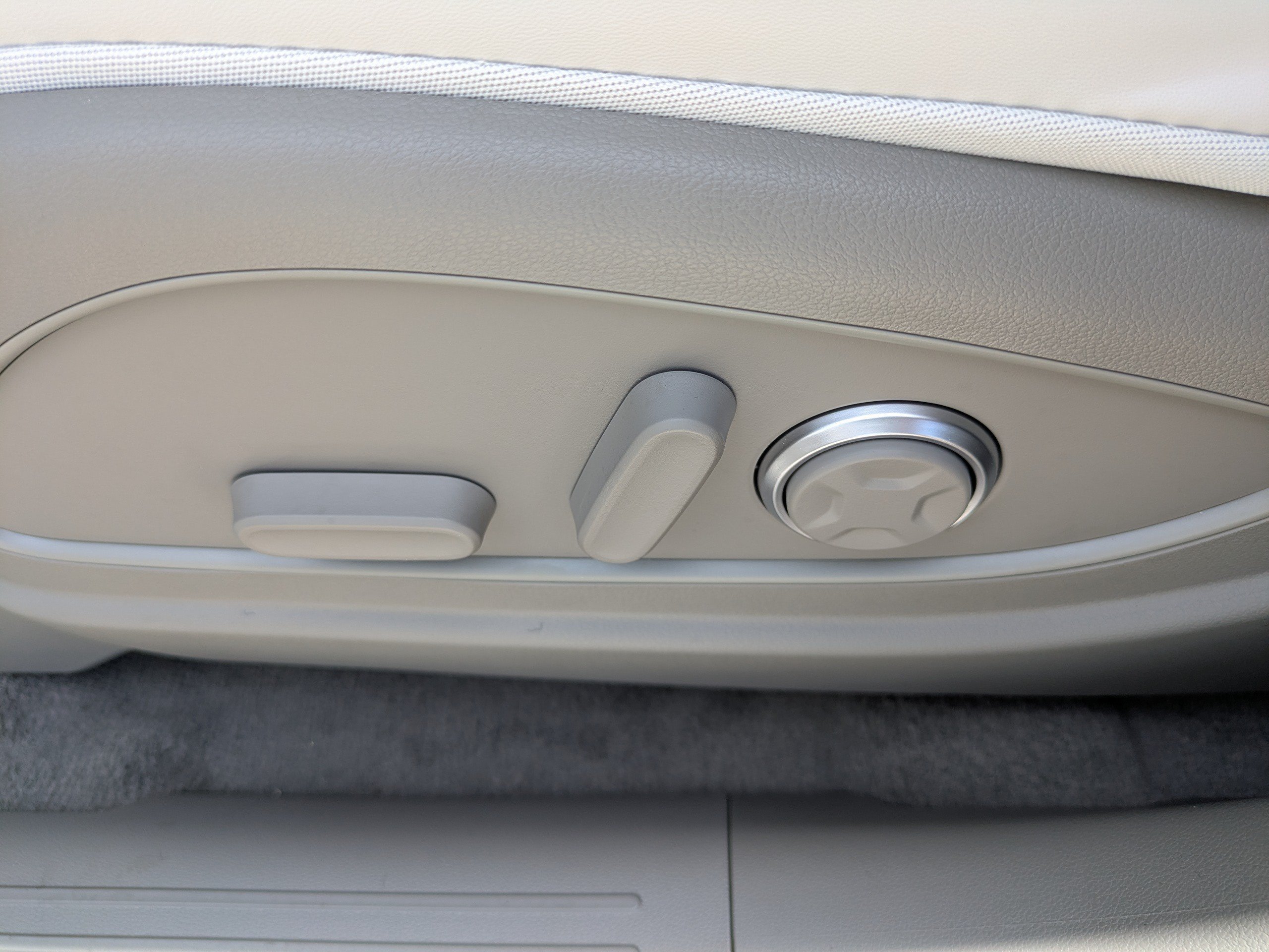 New 2026 Creamy White Pearl Hyundai Blue SEL Premium 8P image 18
