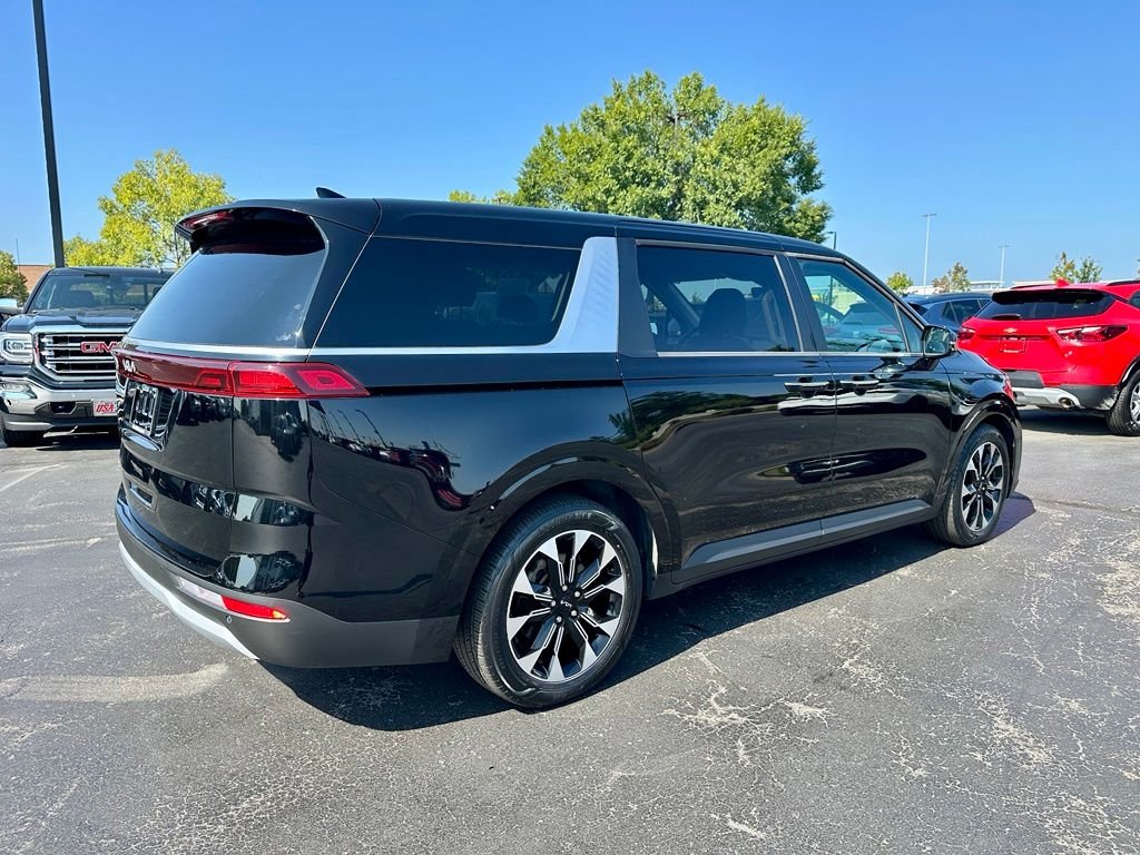 Used 2024 Black Kia EX image 3