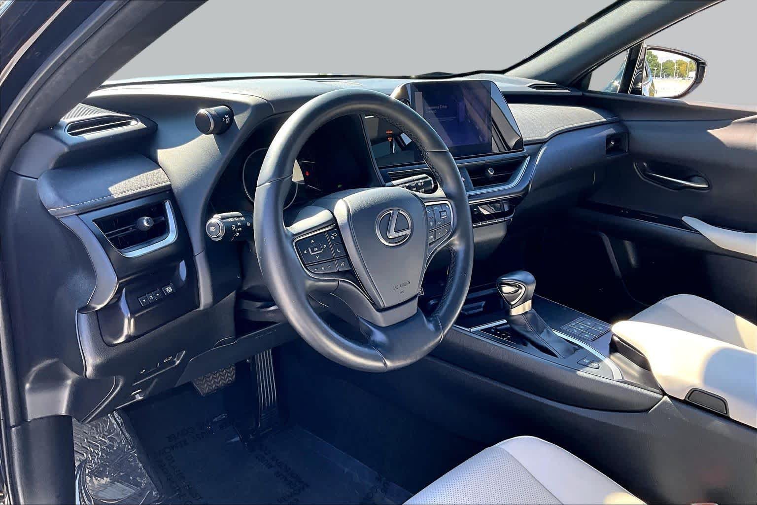 Used 2023 Obsidian Lexus Premium image 17