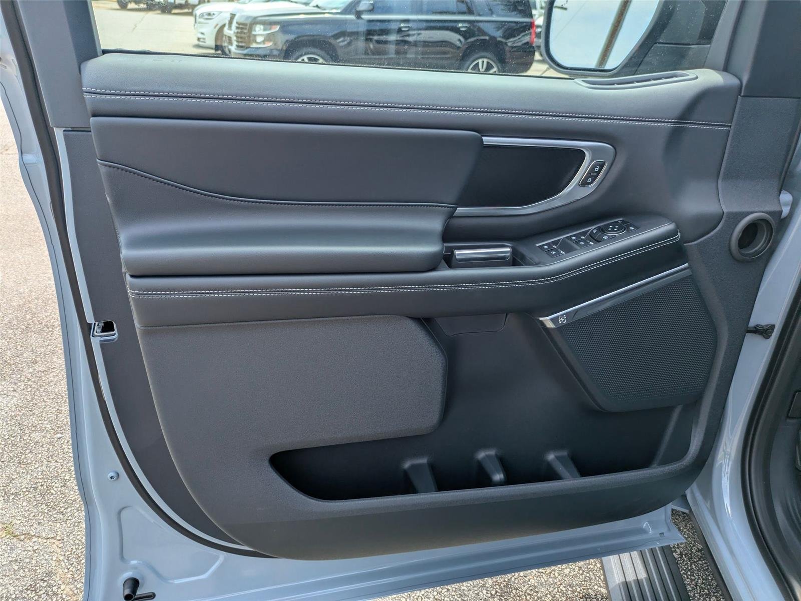 New 2026 Glacier Gray Metallic Tri-Coat Ford Platinum® image 11