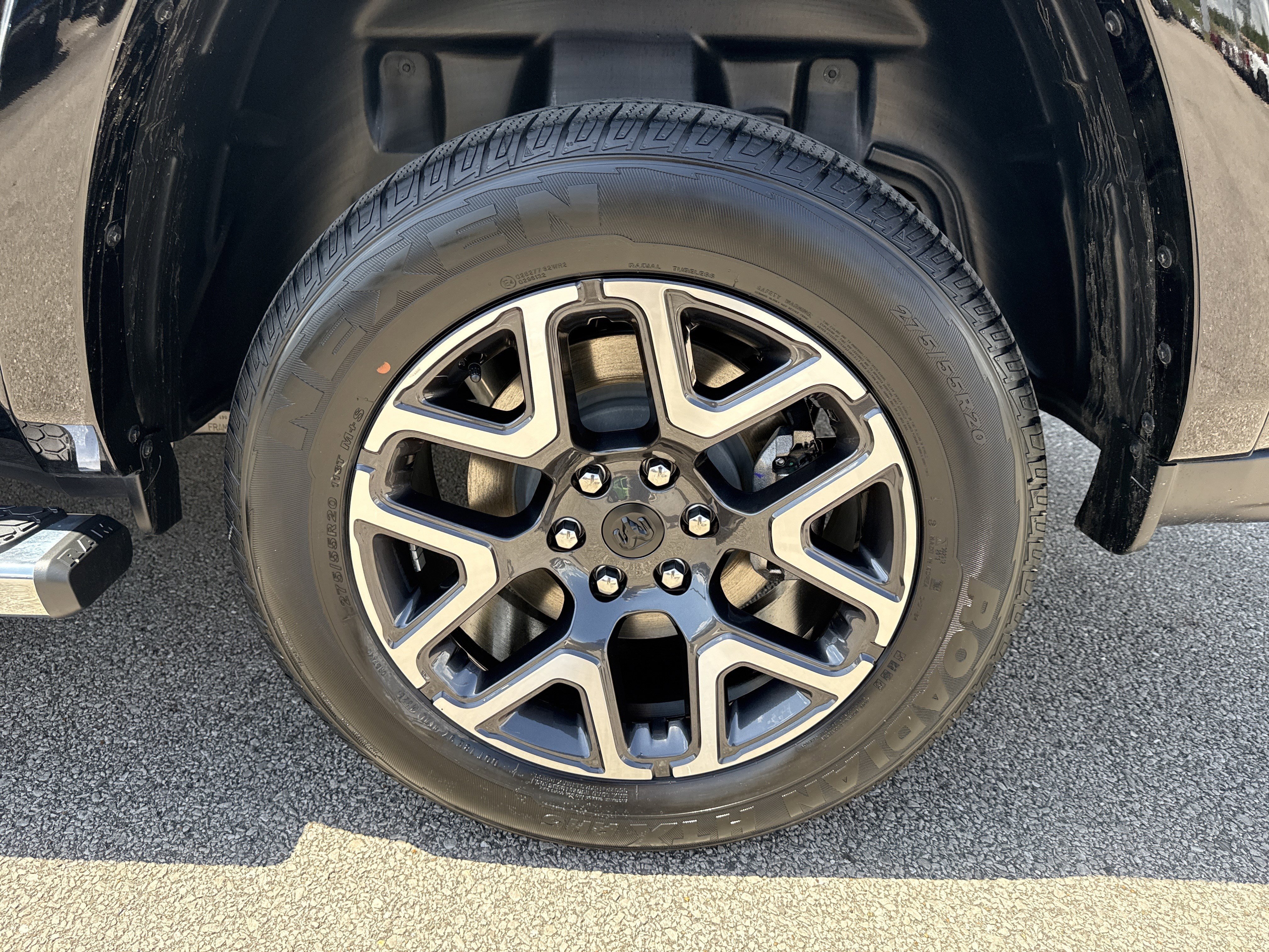 New 2026 Diamond Black Crystal Pearl-Coat Exterior Paint RAM Laramie image 22