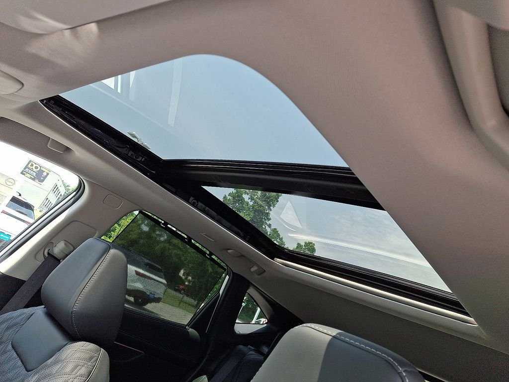 New 2026 White Nissan Platinum image 10