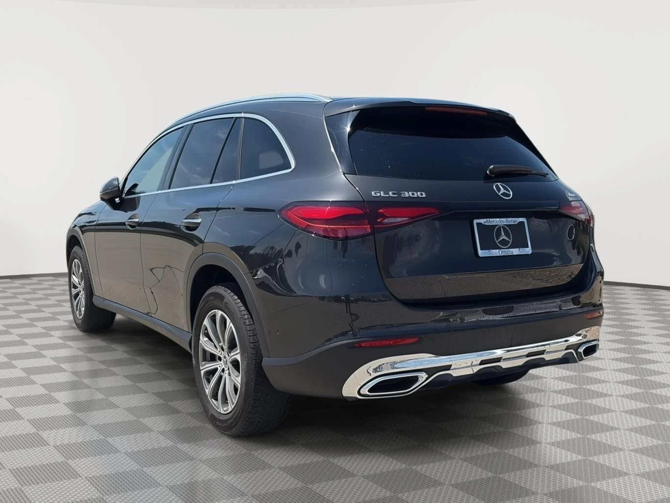Certified Used 2026 Graphite Grey Metallic Mercedes-Benz GLC 300 image 4