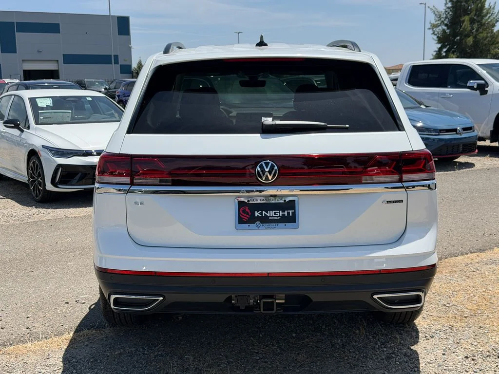 New 2026 Opal White Pearl Volkswagen SE w/Technology image 9