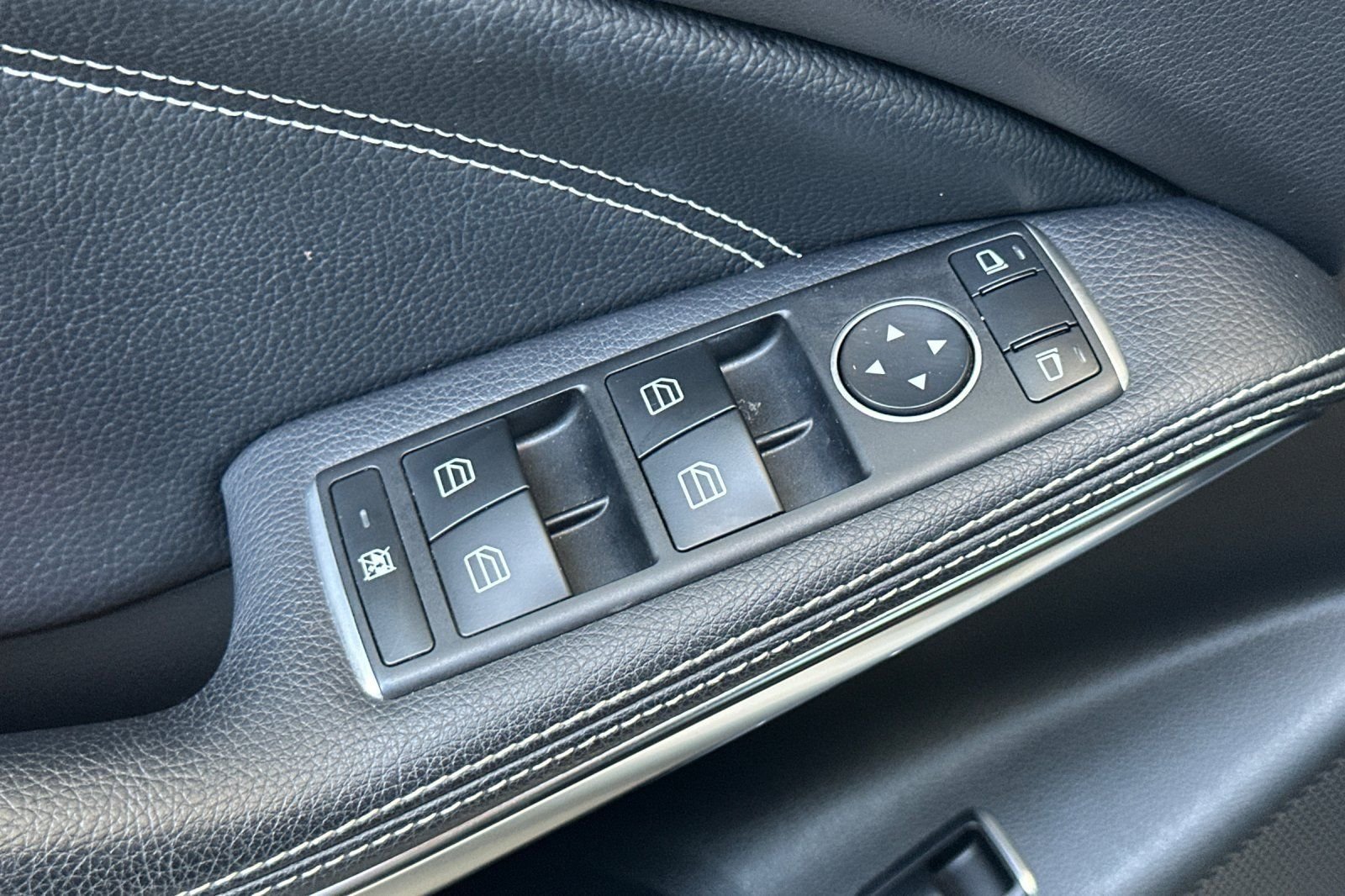 Used 2019 Polar White Mercedes-Benz 250 image 15