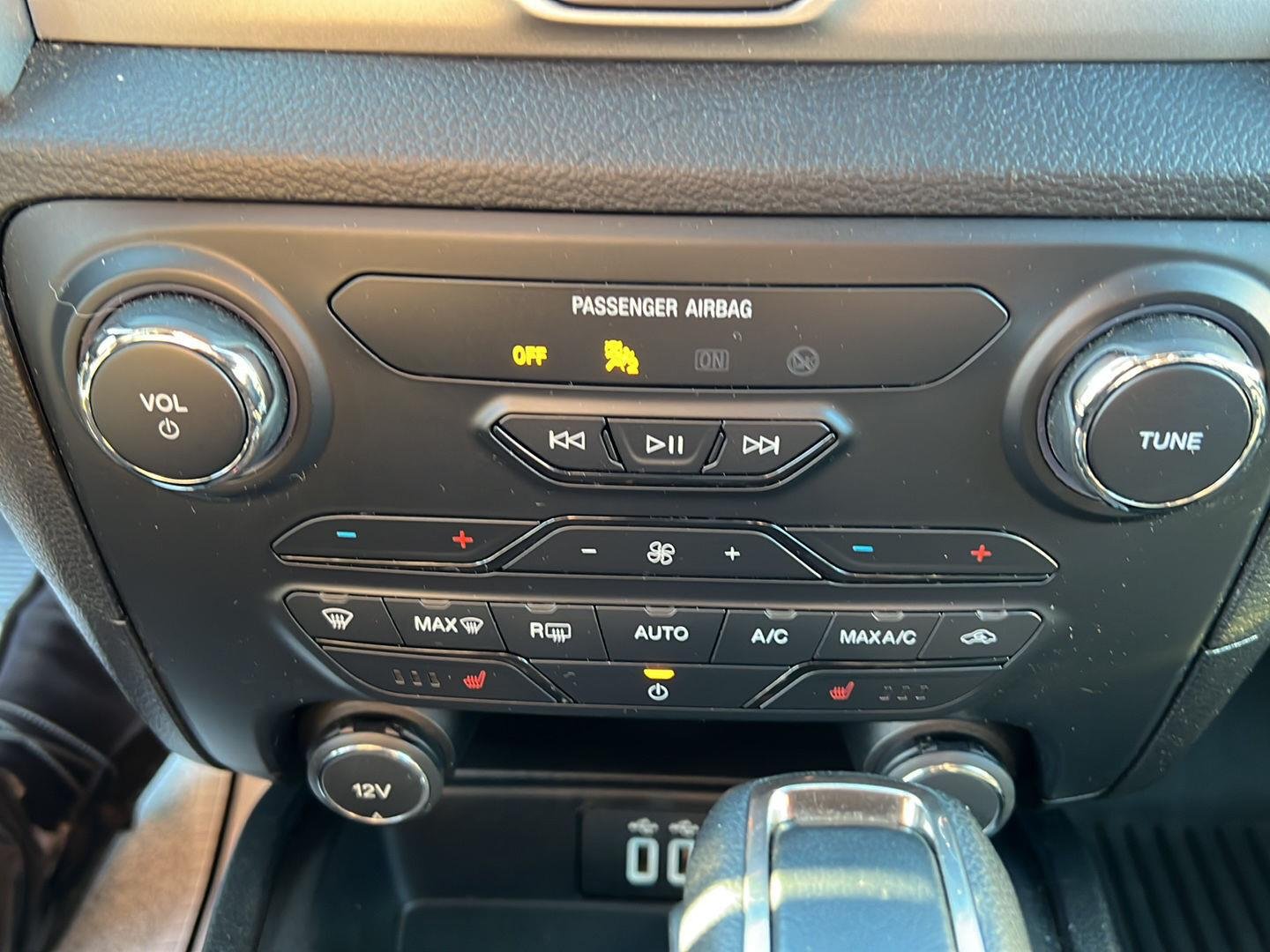 Used 2019 Lightning Blue Ford XLT image 13