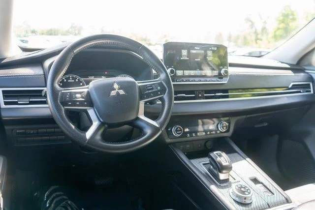 Used 2022 Black Mitsubishi  image 13