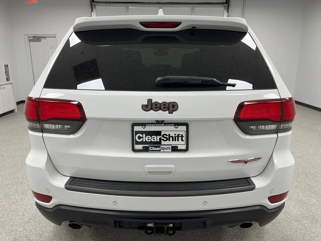 Used 2017 White Jeep Trailhawk image 9