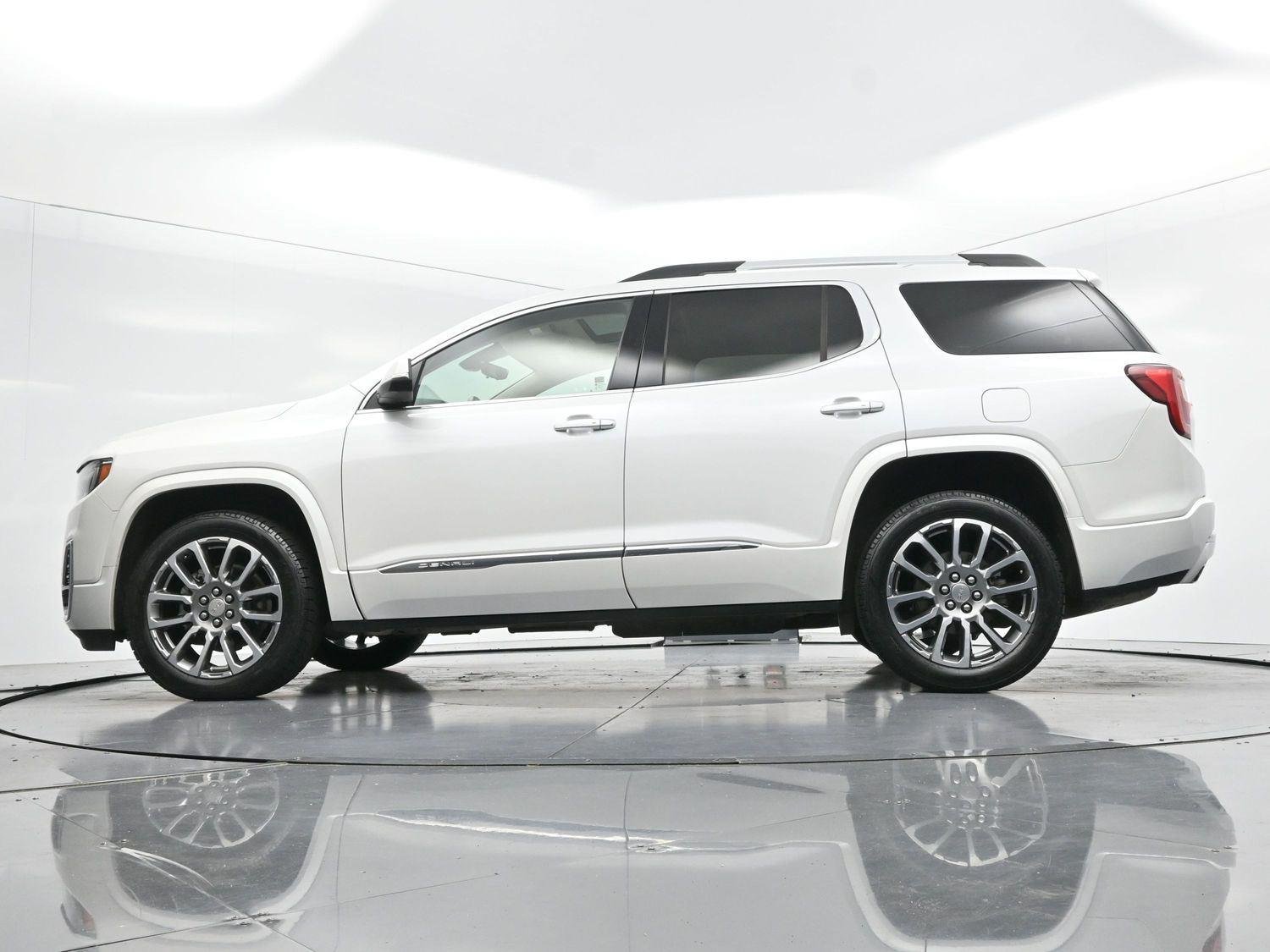 Used 2023 White Frost Tricoat GMC Denali image 43