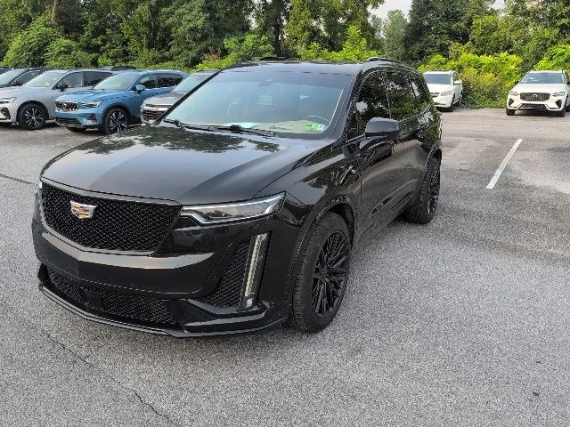 Used 2020 Black Cadillac Sport image 3