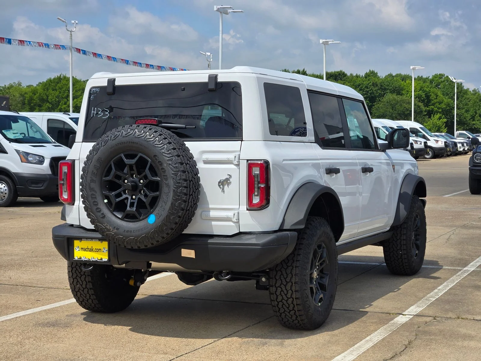 New 2026 Oxford White Ford Badlands® image 4