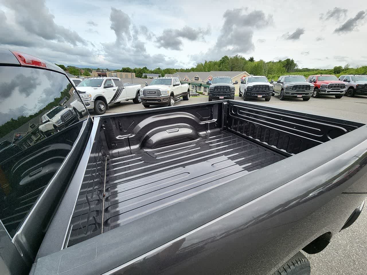New 2026 Granite Crystal Metallic Clearcoat RAM Black Express image 15