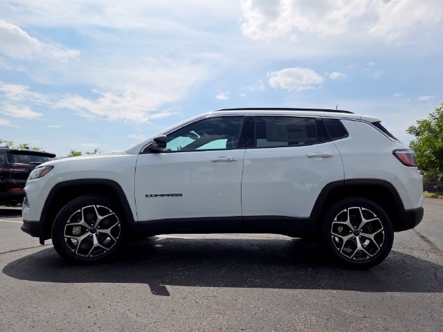 New 2026 Bright White Clear-Coat Exterior Paint Jeep Limited image 19
