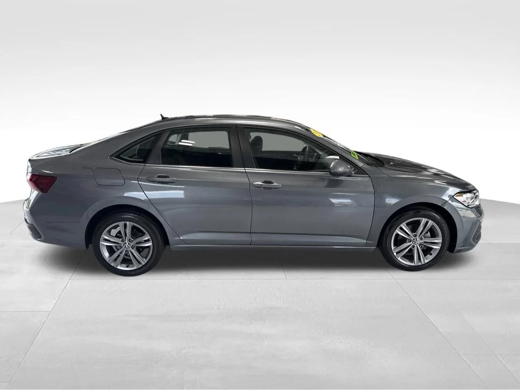 Used 2024 Gray Volkswagen 1.5T SE image 6