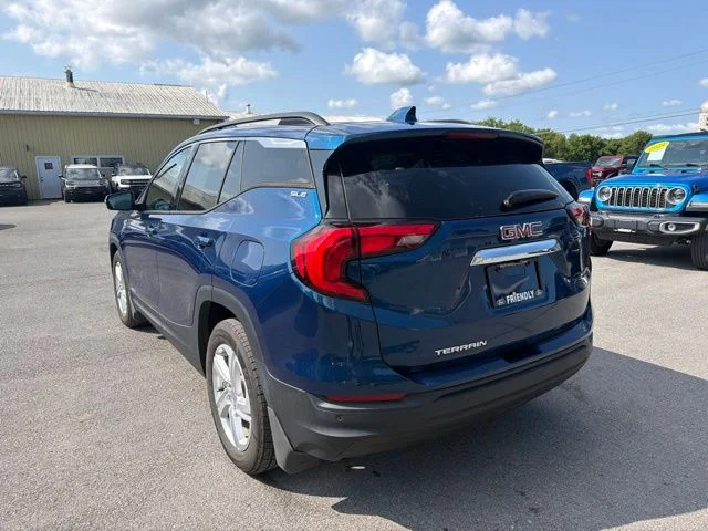 Used 2019 Blue Emerald Metallic GMC SLE image 6