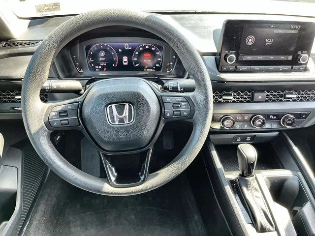 Used 2023  Honda EX image 13