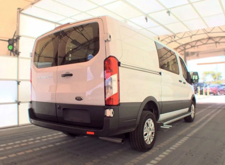 Used 2025 Oxford White Ford Base image 5