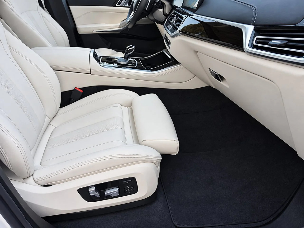 Used 2022 Mineral White Metallic BMW xDrive40i image 35