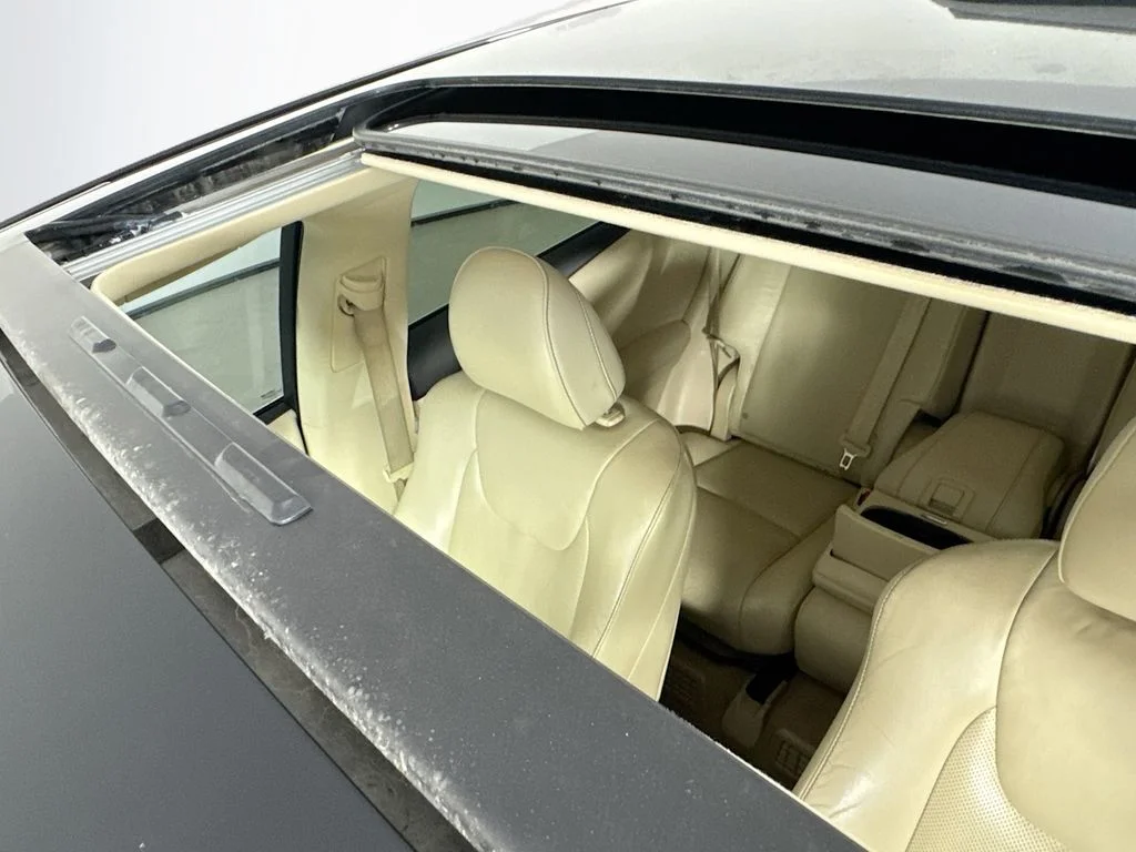 Used 2015 Black Lexus 450h image 27