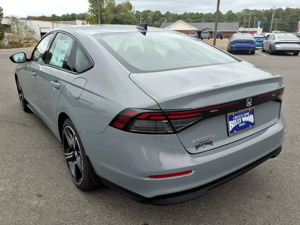 New 2026 Urban Gray Pearl Honda SE image 5