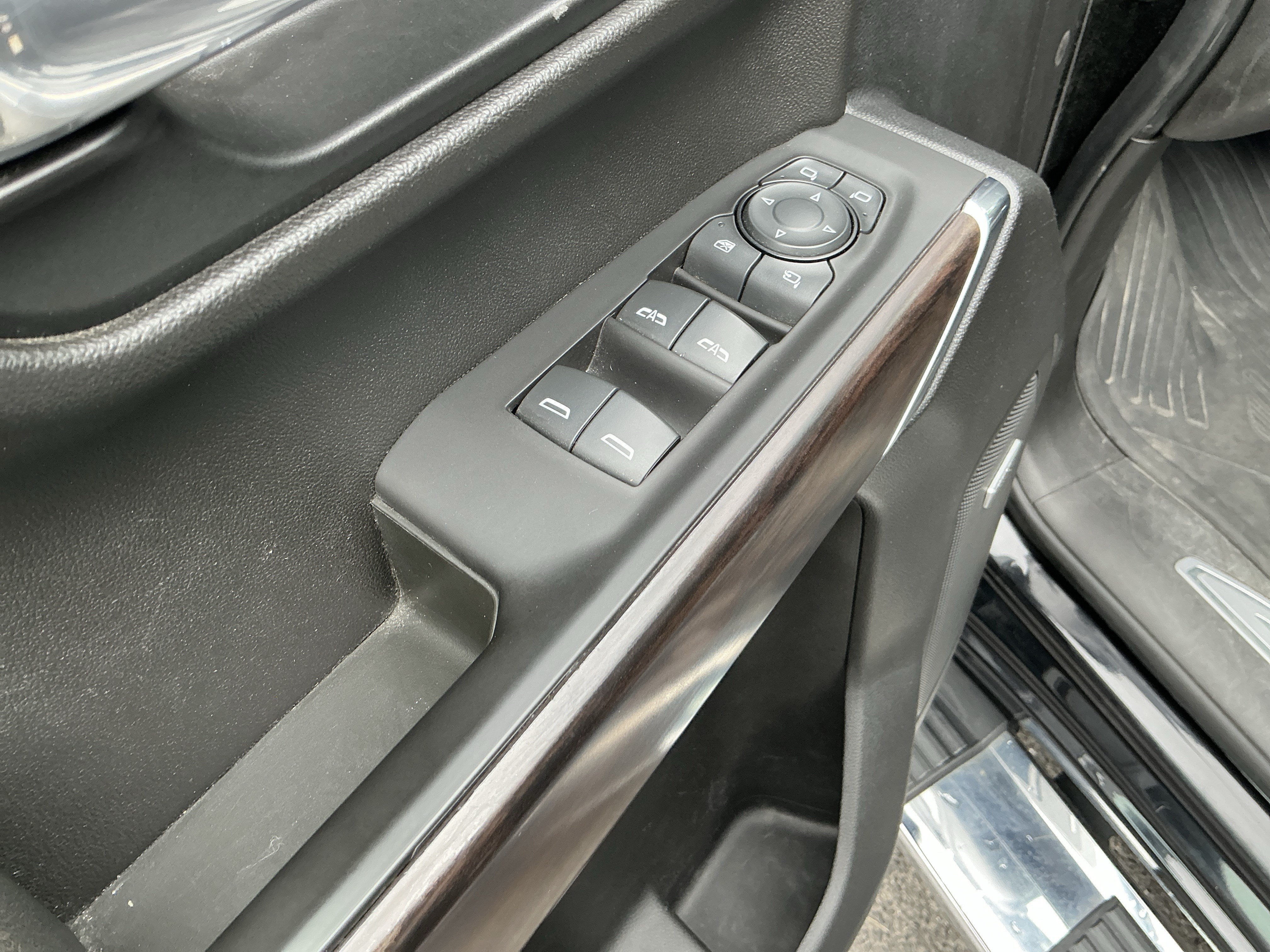 Used 2021 Onyx Black GMC SLT image 14