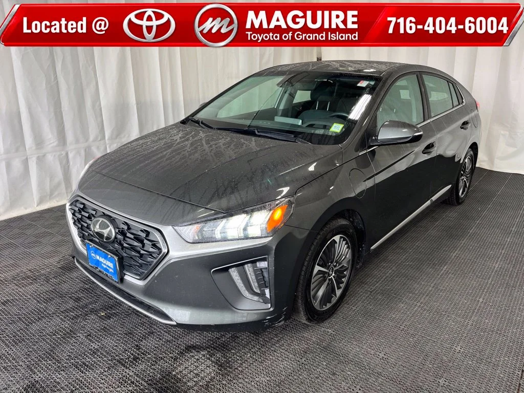 Used 2022 Gray Hyundai SEL image 1
