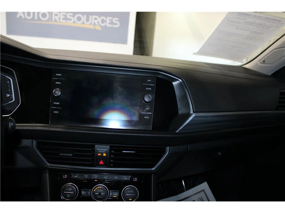 Used 2019 Red Volkswagen SEL image 28