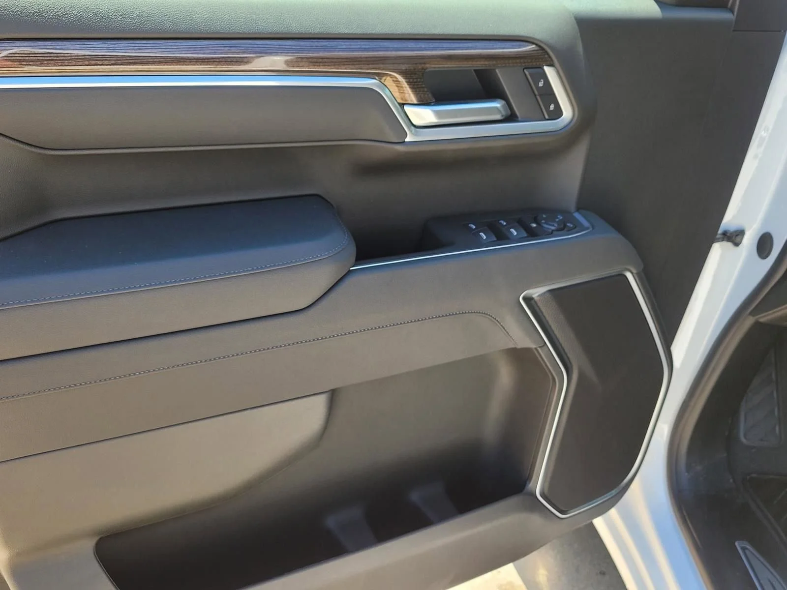 2026 Chevrolet Silverado 1500 LT - Photo 12